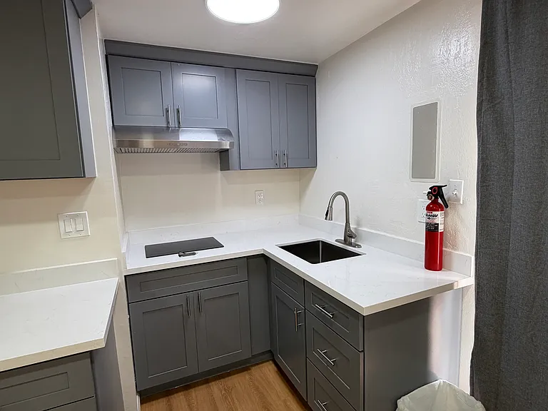 494 Florence St — Photo 7