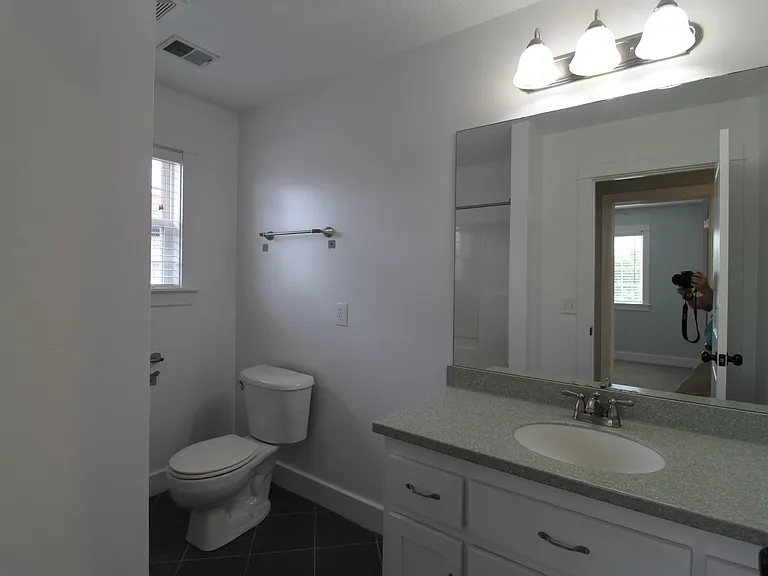 3733 Thompson Cir — Photo 23