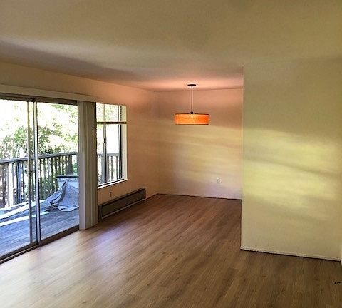 3rd image of 154 Tunstead Ave APT 7