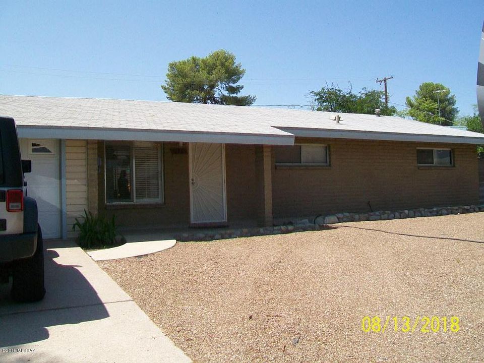 1st image of 216 E 5th Pl