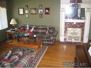 2nd image of 3259 Westchester Dr
