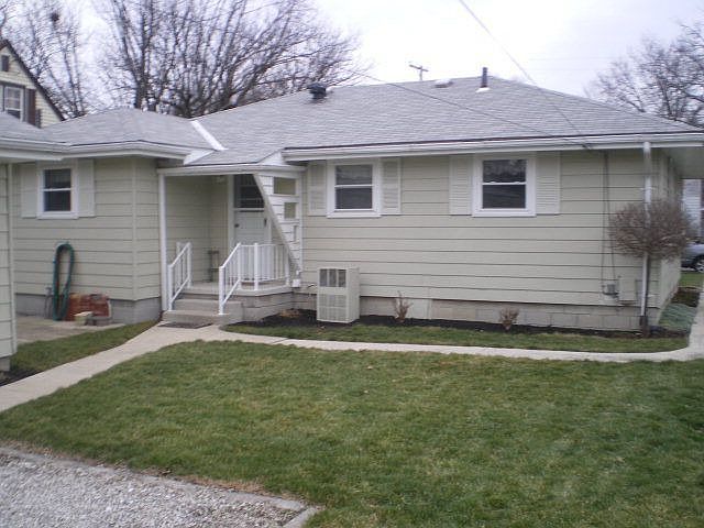 2nd image of 221 Johnson St