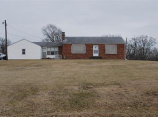 6130 Erb Rd, Saint Louis, MO 63129