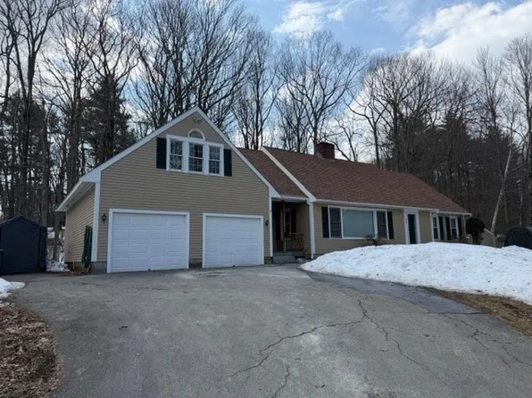 96 Townsend St, Pepperell, MA 01463