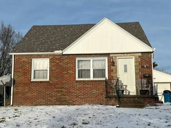 2409 Eastmoreland Dr, Oregon, OH 43616