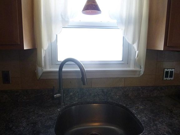 5th image of 11 Oakland Ave #0