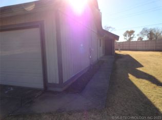 1520 E 73rd Pl, Tulsa, OK 74136