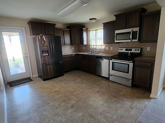 4th image of 205 Coles Creek Dr