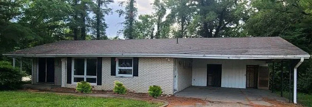 454 E Clauss Ave photo 1