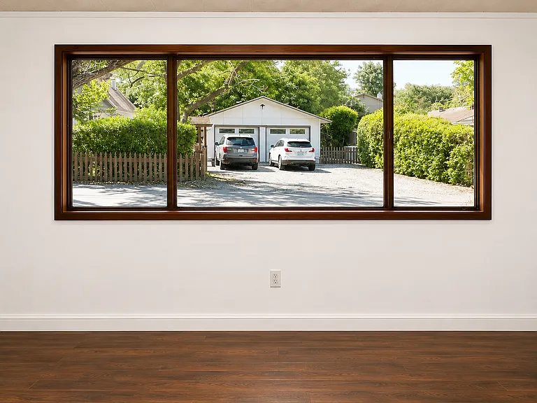 2486 Warren Ln — Photo 1