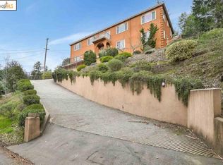 3220 Robinson Dr, Oakland, CA 94602