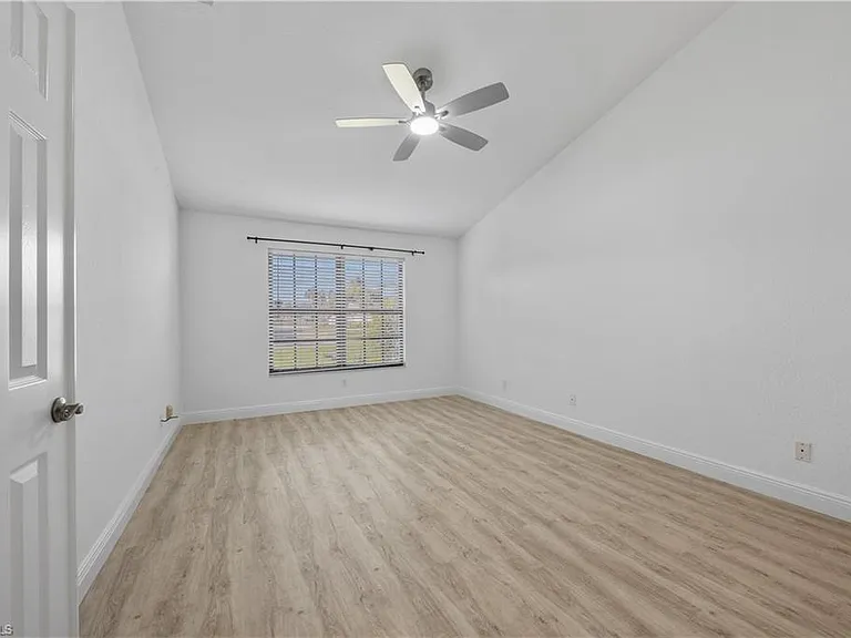 6654 Tannin Ln #B — Photo 12