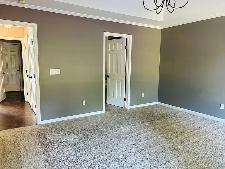 711 Dutchman Ct — Photo 28