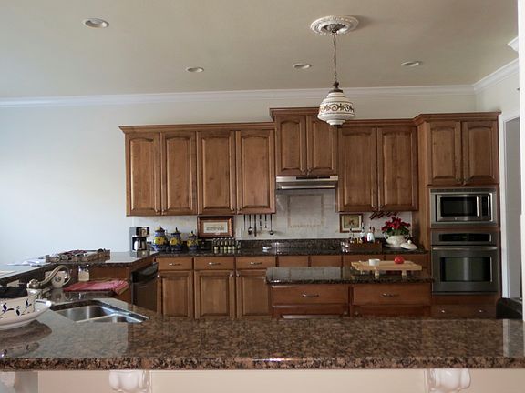3rd image of 807 S Macdill Ave
