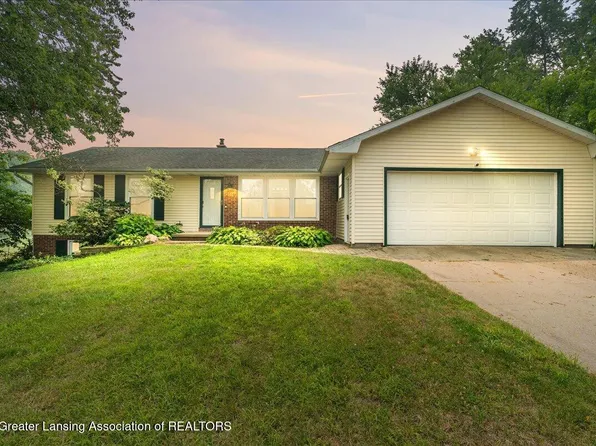 2174 Holly Dr, Charlotte, MI 48813