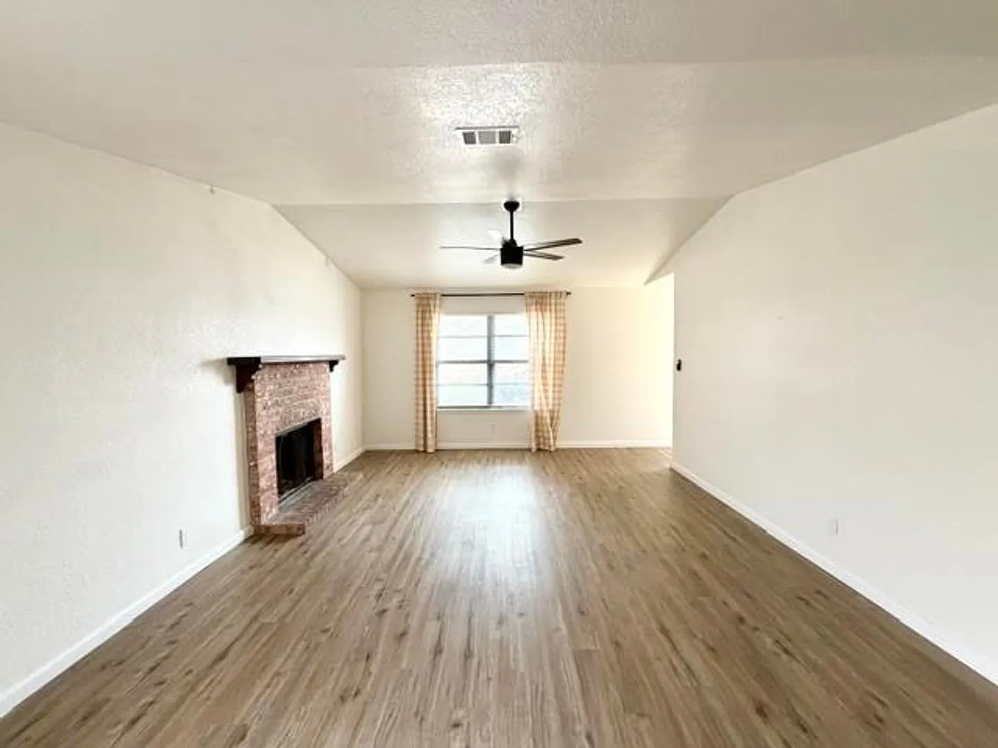 1410 Chapel Creek Rd — Photo 2