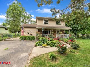 6485 Andersonville Rd, Waterford, MI 48329