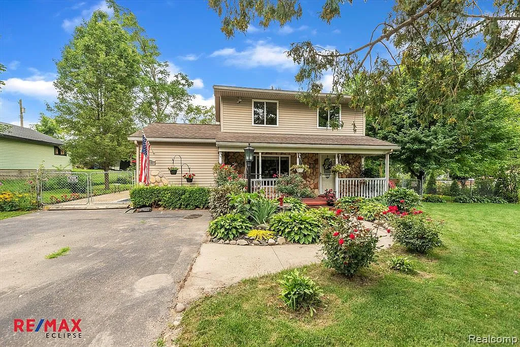 6485 Andersonville Rd photo 1