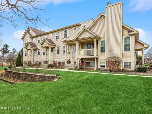 18591 W Sterling Ct, Grayslake, IL 60030