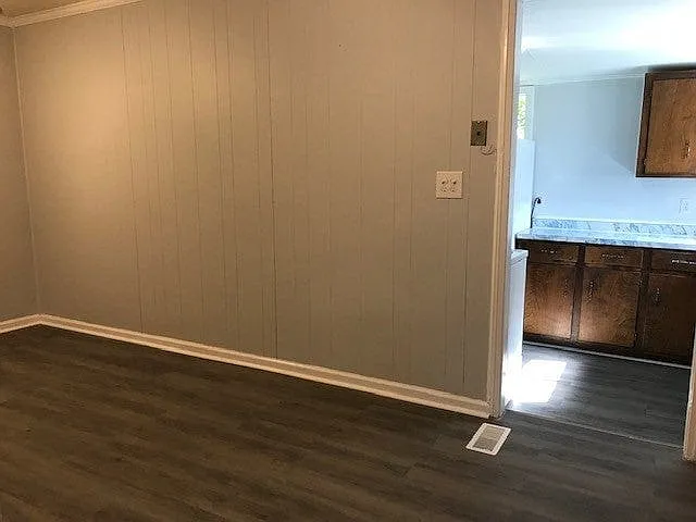 704 Maple Dr SE — Photo 5