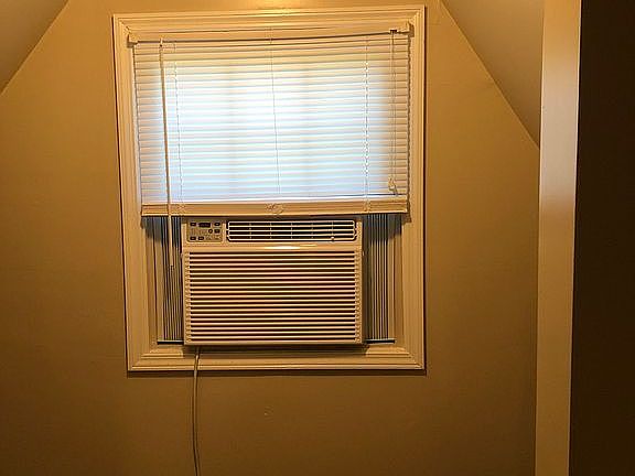 3rd image of 194 Tilleys Ln