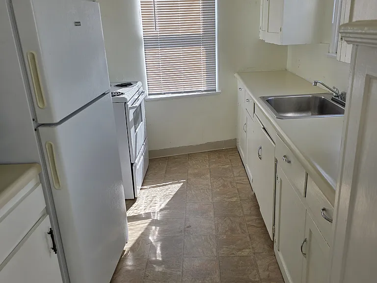 1142 McKinley Ave #12 — Photo 16
