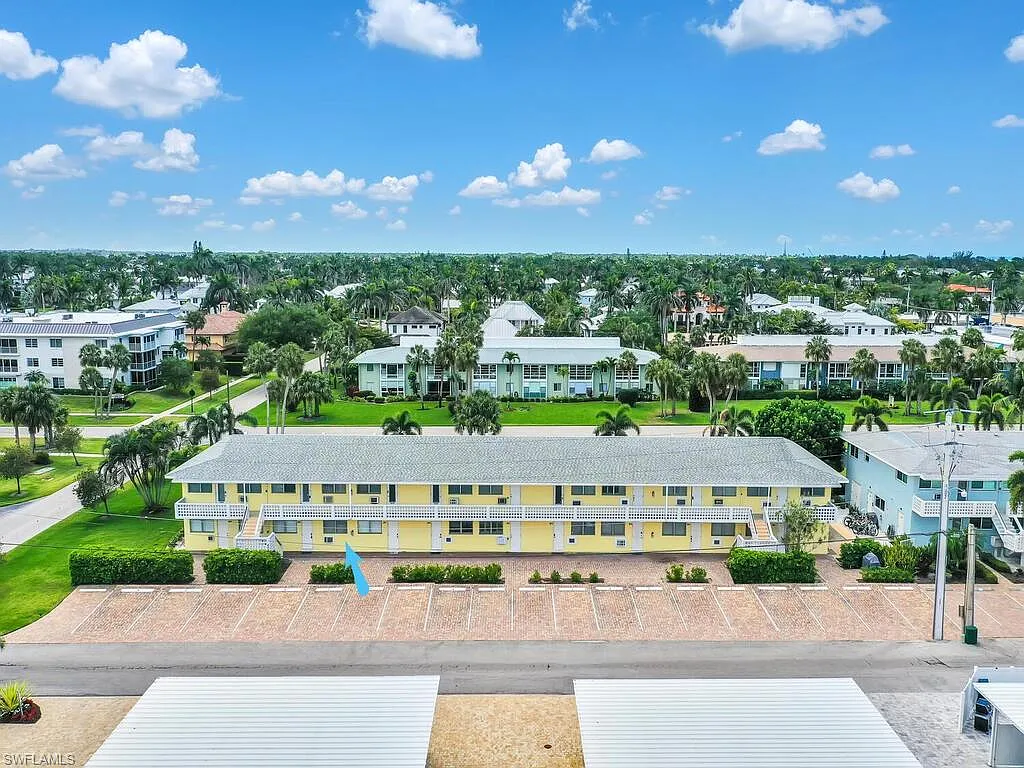 2 bed, 1.0 bath, 755 sqft, $2,999 — Photo 3