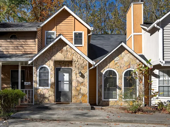 840 Brandy Oaks Ln, Stone Mountain, GA 30088