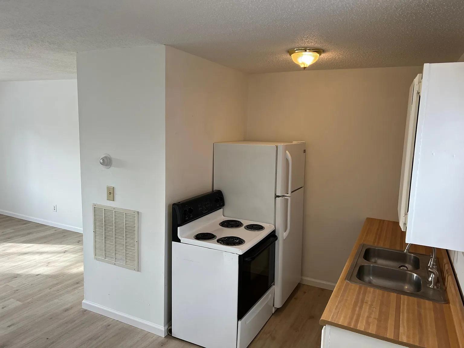 2 bed, 730 sqft, $790 — Photo 3