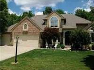 407 Vanhoy Dr, Greenwood, IN