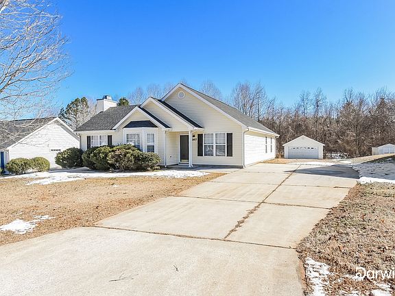 2nd image of 2407 Glen Laurel Dr