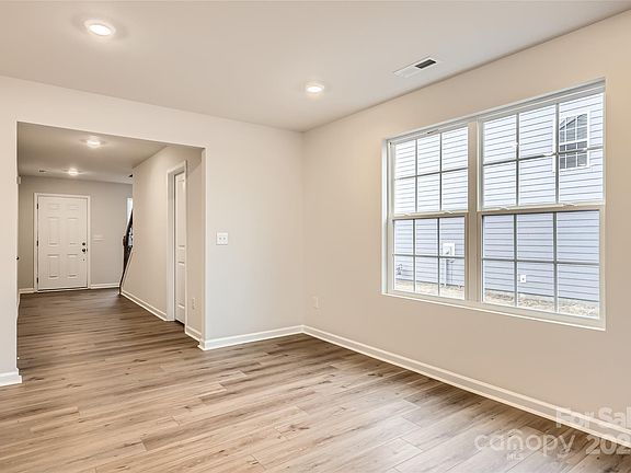 5th image of 108 Mountain Bridge Way
