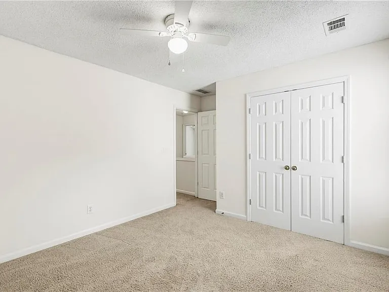 490 Chippenham Ct — Photo 30