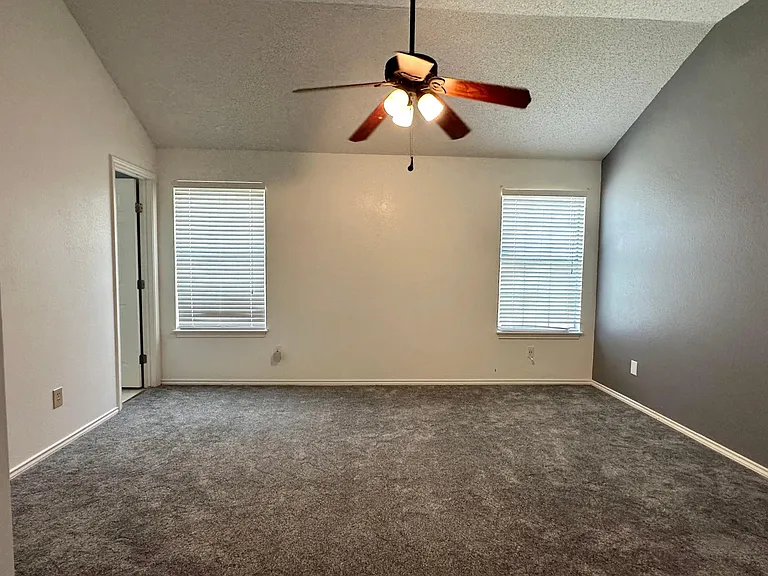4144 Clary Dr — Photo 18