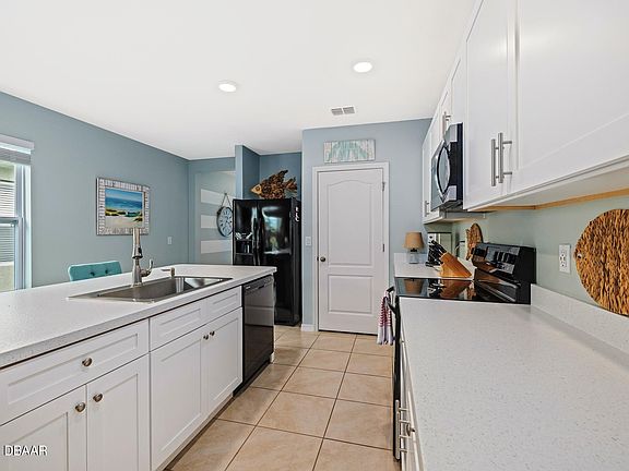 5th image of 545 Armoyan Way