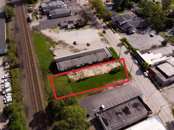 536 Broadway, Chesterton, IN 46304
