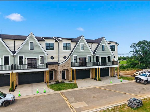2nd image of 3141 Liberty Cir