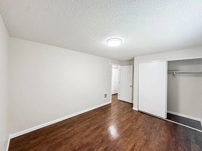 Whitman Park Apartments — Photo 37