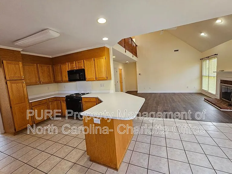 151 Woodfern Pl — Photo 12