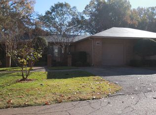 90 Shore Dr, Clinton, MS 39056