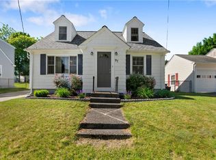 97 Oakton St, Woonsocket, RI 02895