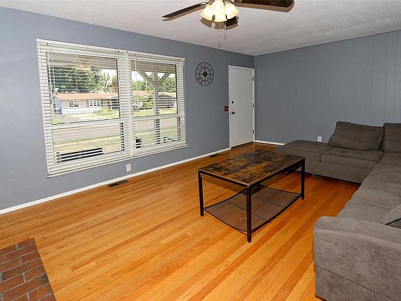 4th image of 1510 Loveland Dr