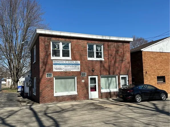 21 Center St, Angola, NY 14006