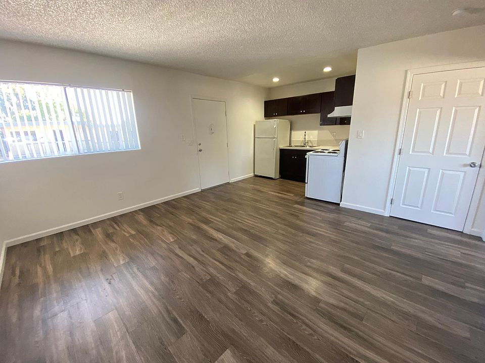 1st image of 3858 Beyer Blvd #4
