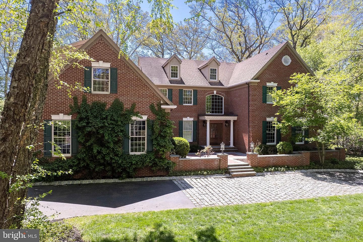 12 Cliffview Ct