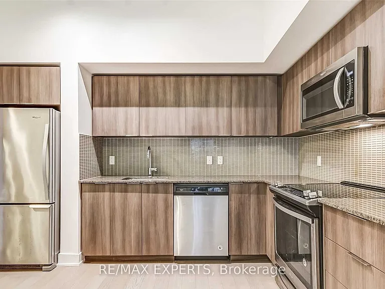 20 Shore Breeze Dr #450 — Photo 15