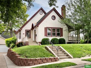 5642 Poppleton Ave, Omaha, NE 68106