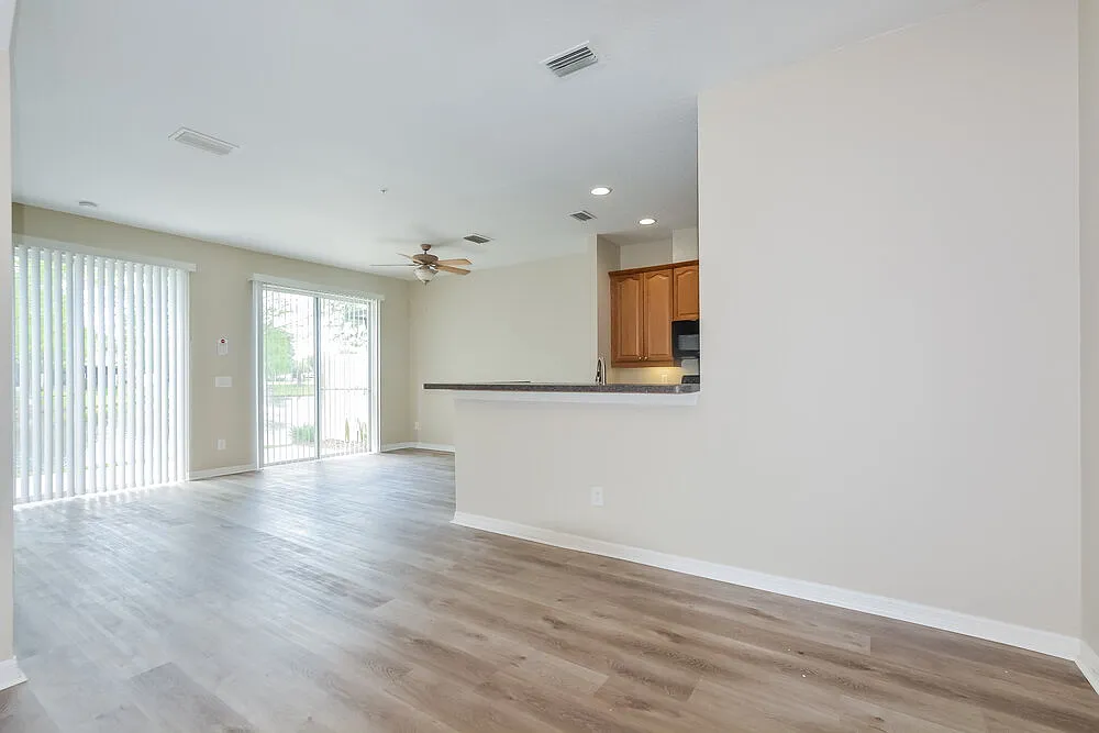 2 bed, 2.5 bath, 1466 sqft, $2,055 — Photo 4