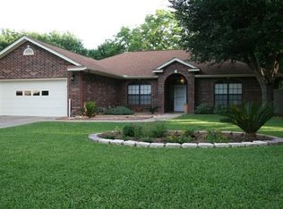 353 Columbine St, Meadowlakes, TX 78654