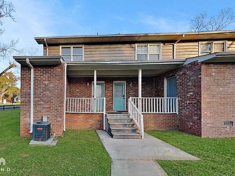 808 E Spring St #4 — Photo 10